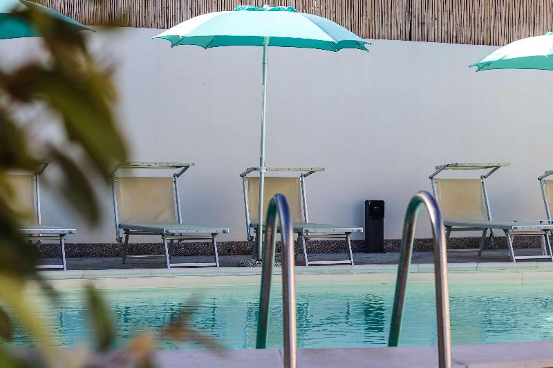 Hotel Blumarea, BW Signature Collection - Havuz