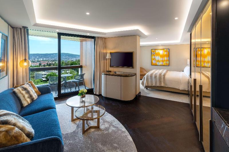FIVE ZURICH - Oda