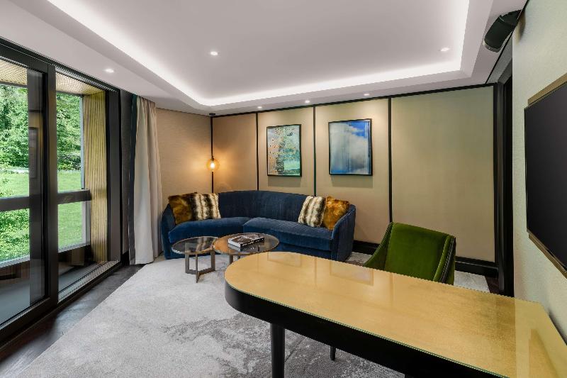 FIVE ZURICH - Oda
