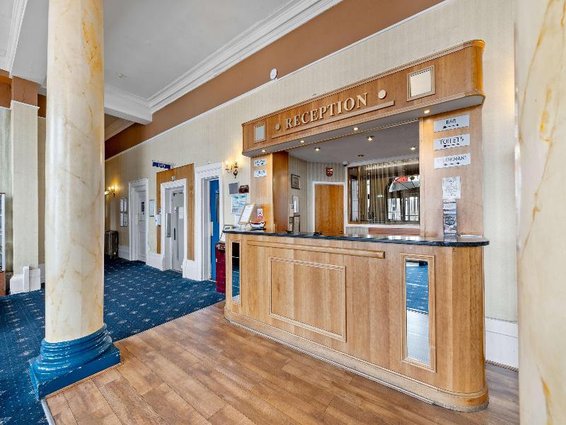 Royal Whitby - Lobi
