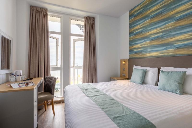 The Seafront Hotel - Oda