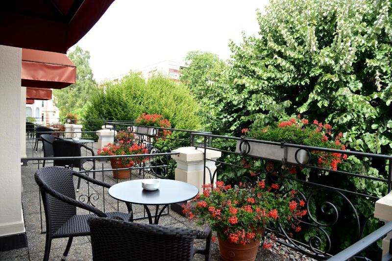 Carlton Lausanne SA - Genel