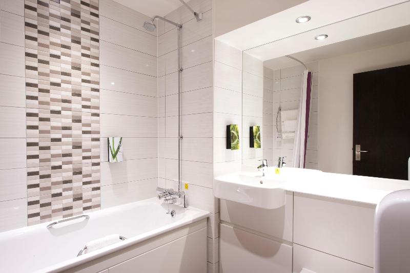 Premier Inn Ware - Oda