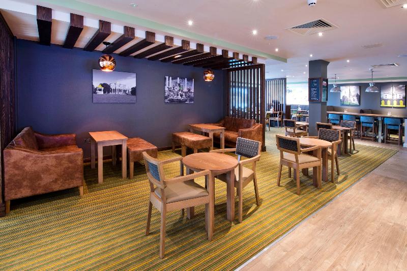 Premier Inn Cheltenham Town Centre - Bar