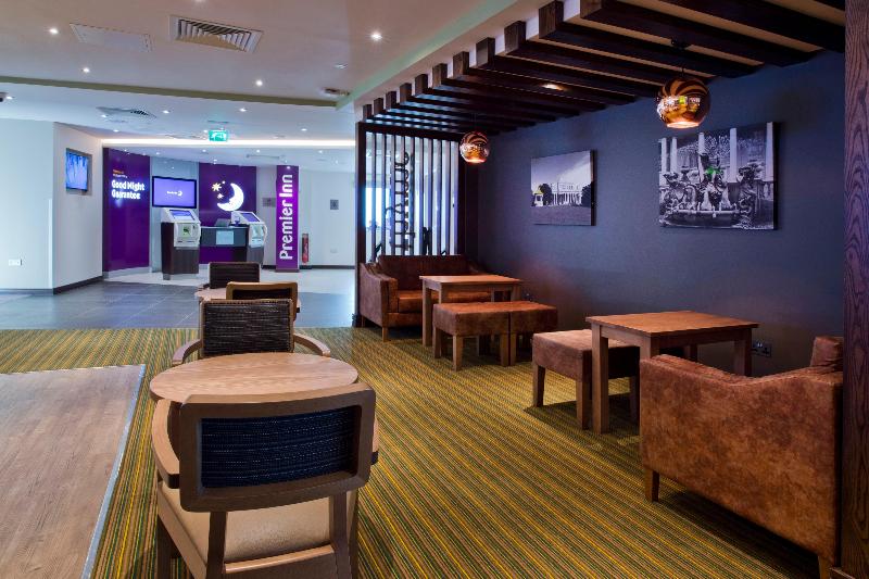 Premier Inn Cheltenham Town Centre - Bar