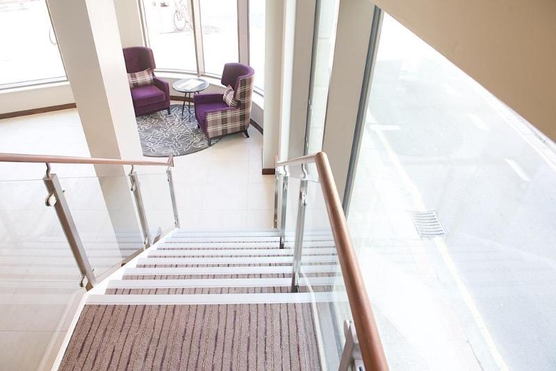 Premier Inn Jersey Charing Cross - Bar