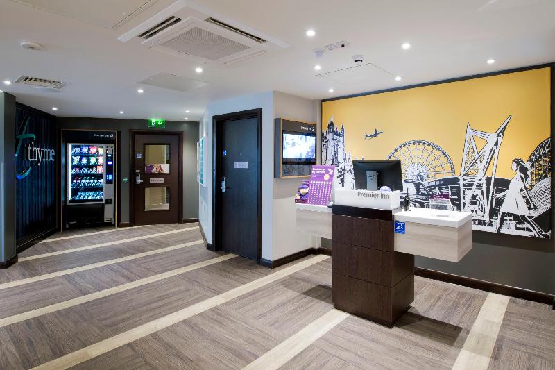 Premier Inn Leeds Headingley - Lobi