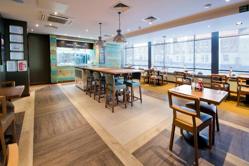 Premier Inn Letchworth Garden City - Restoran