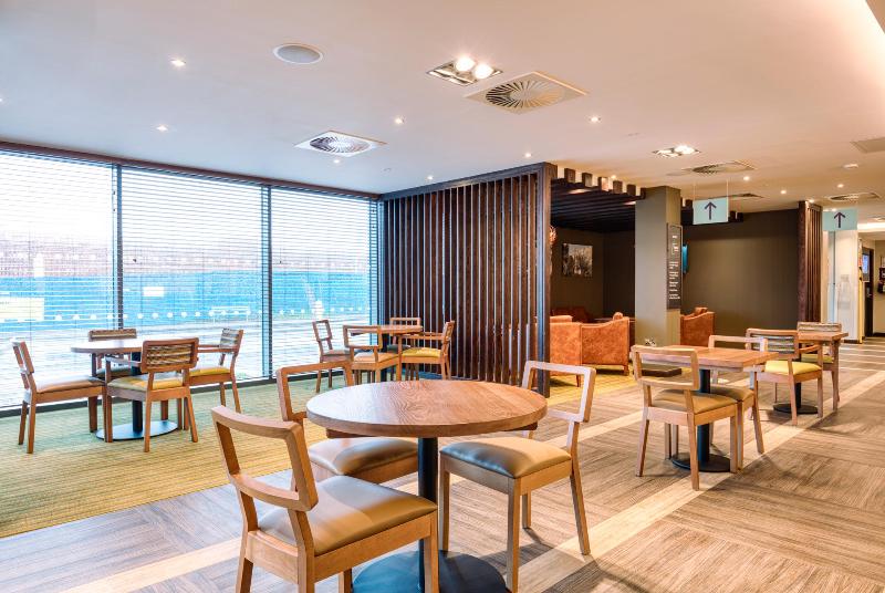 Premier Inn Wokingham Town Centre - Restoran