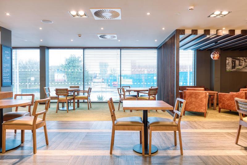 Premier Inn Wokingham Town Centre - Restoran