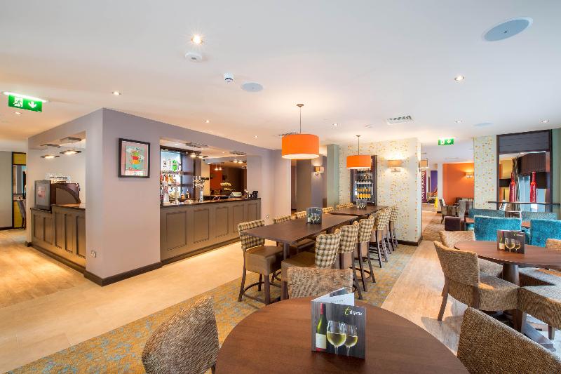 Premier Inn Manchester City Centre West - Bar