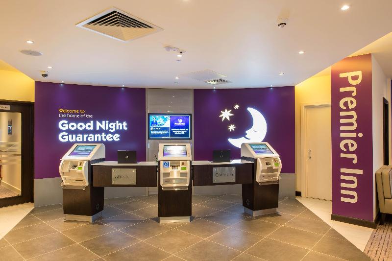 Premier Inn Manchester City Centre West - Lobi