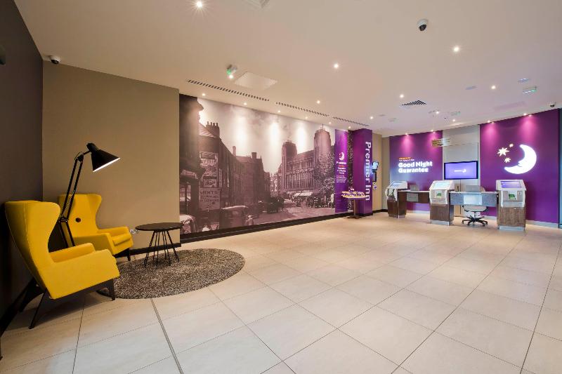 Premier Inn Newcastle City Centre The Gate - Lobi