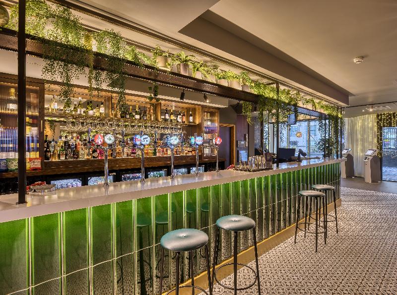 Premier Inn Cardiff Cc Queen Street - Bar