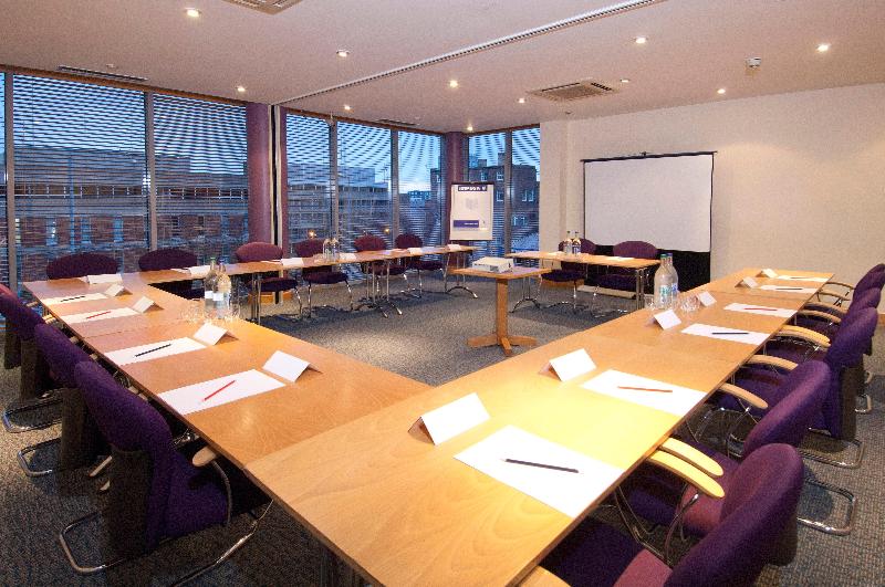 Premier Inn Sheffield City Centre Angel St - Toplantı