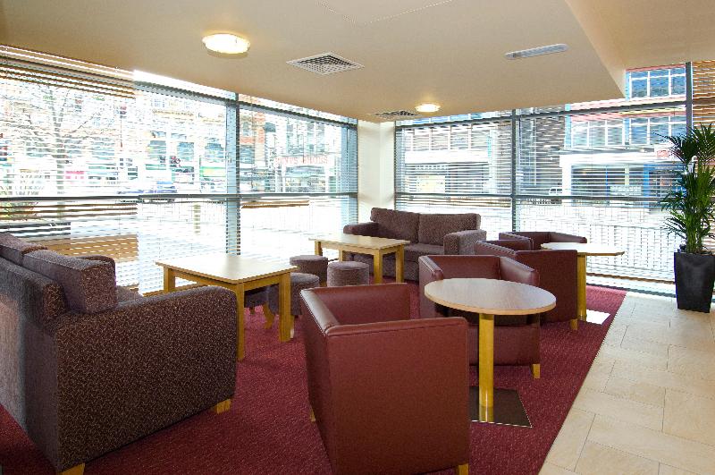 Premier Inn Leicester City Centre - Train Station - Bar