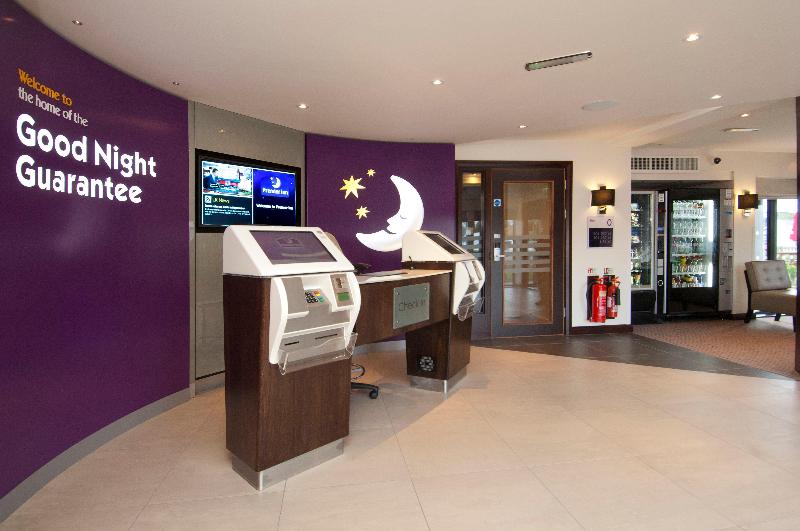 Premier Inn Exeter - M5 J29 - Lobi