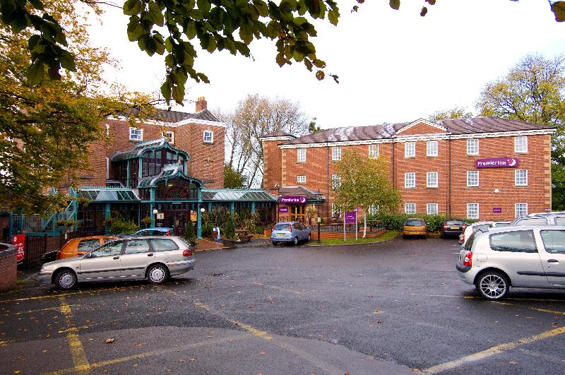 Premier Inn Stockport Central - Genel