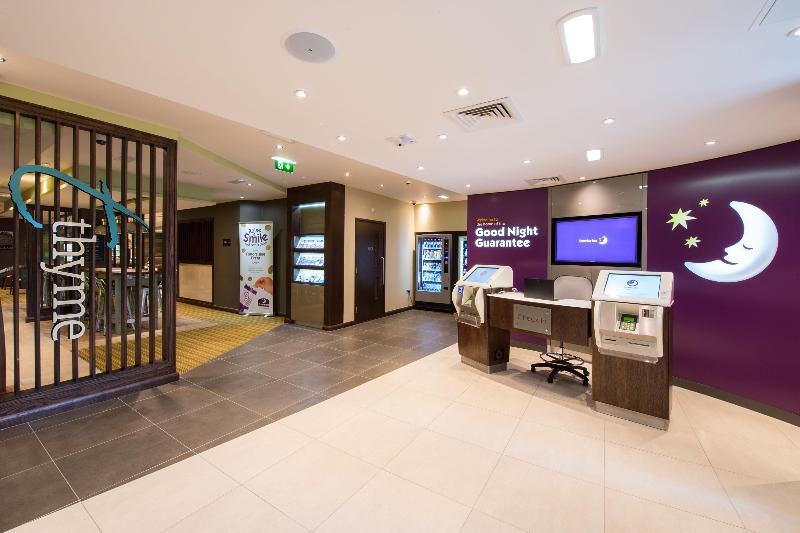Premier Inn Portsmouth City Centre - Lobi