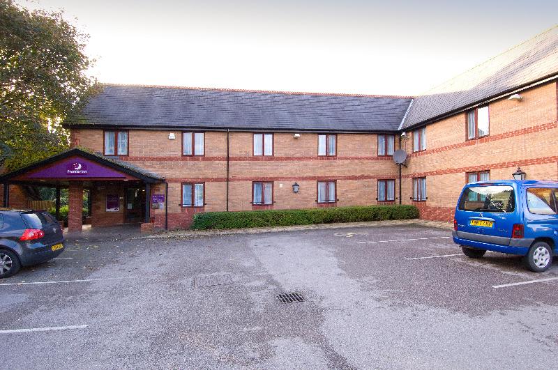 Premier Inn Warrington North East - Genel