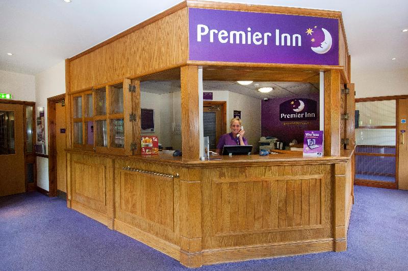 Premier Inn Milton Keynes Sw - Furzton Lake - Lobi
