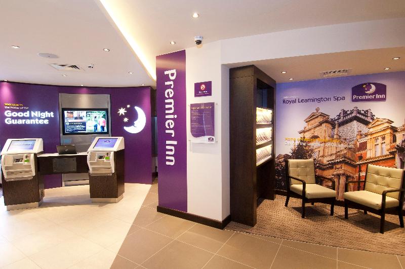 Premier Inn Leamington Spa Town Centre - Lobi