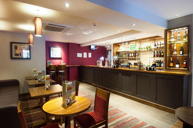 Premier Inn London Richmond - Bar
