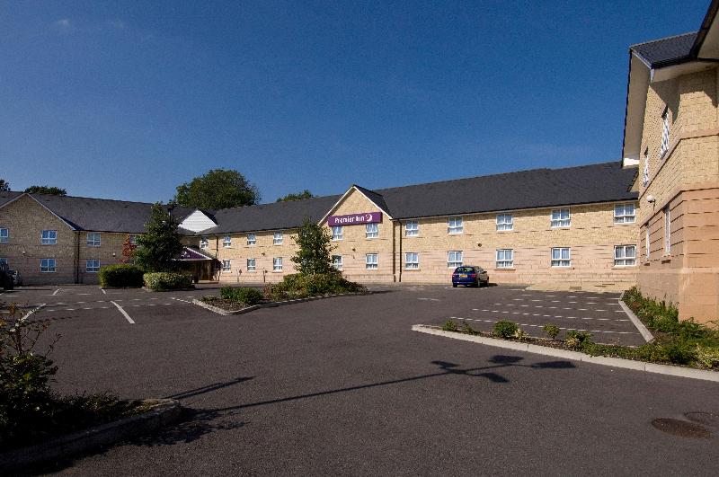 Premier Inn Chippenham - Genel
