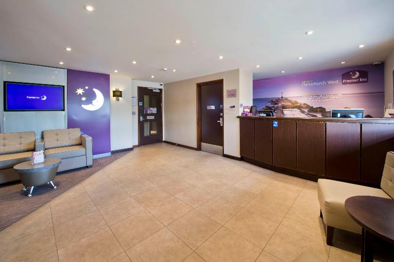Premier Inn Christchurch West - Lobi