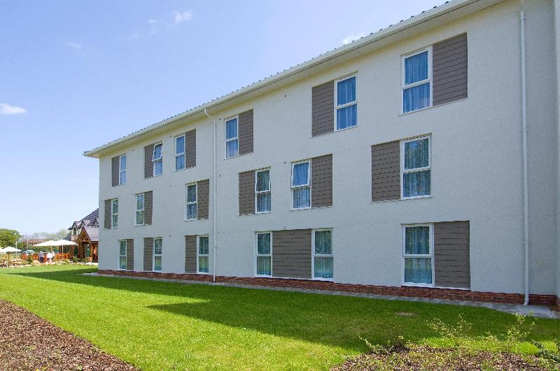 Premier Inn Corby - Genel