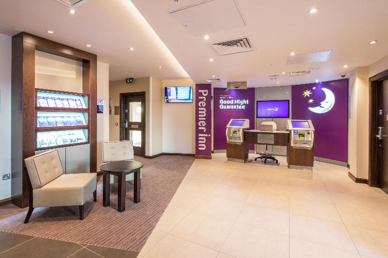 Premier Inn Northampton Town Centre - Lobi