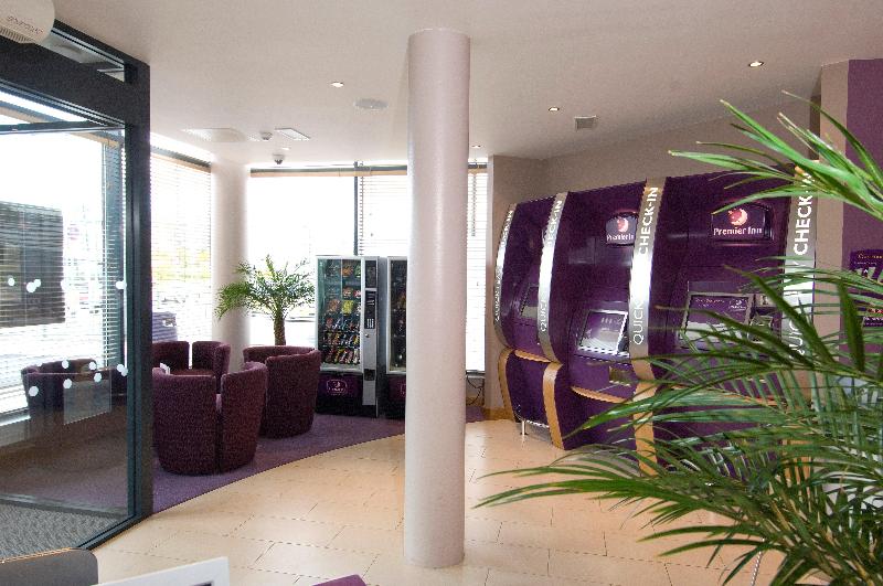 Premier Inn Doncaster Central - Bar