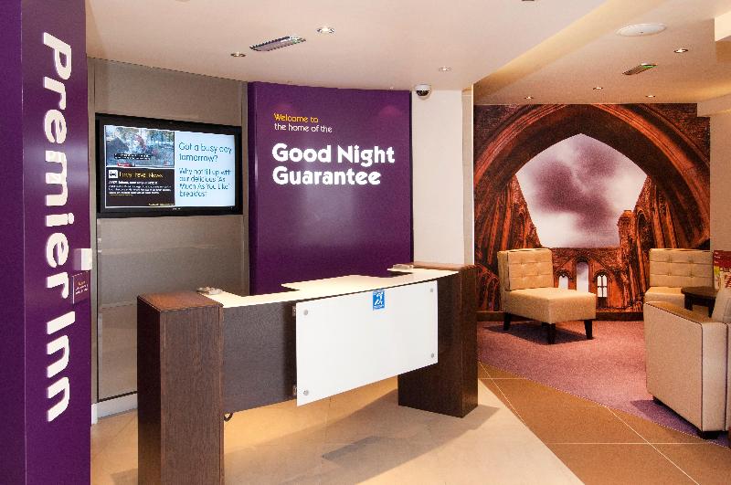 Premier Inn Glastonbury - Lobi