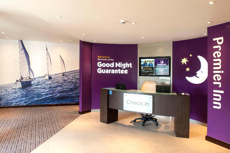 Premier Inn Gosport - Lobi
