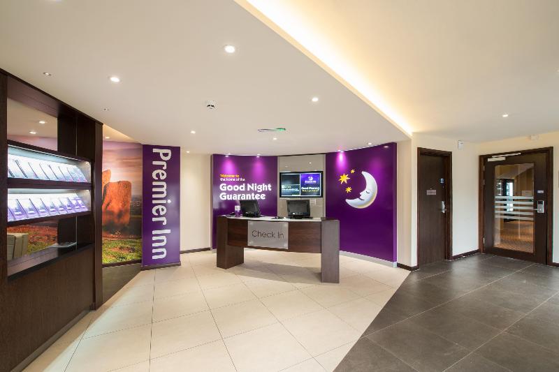 Premier Inn Stourbridge Town Centre - Lobi