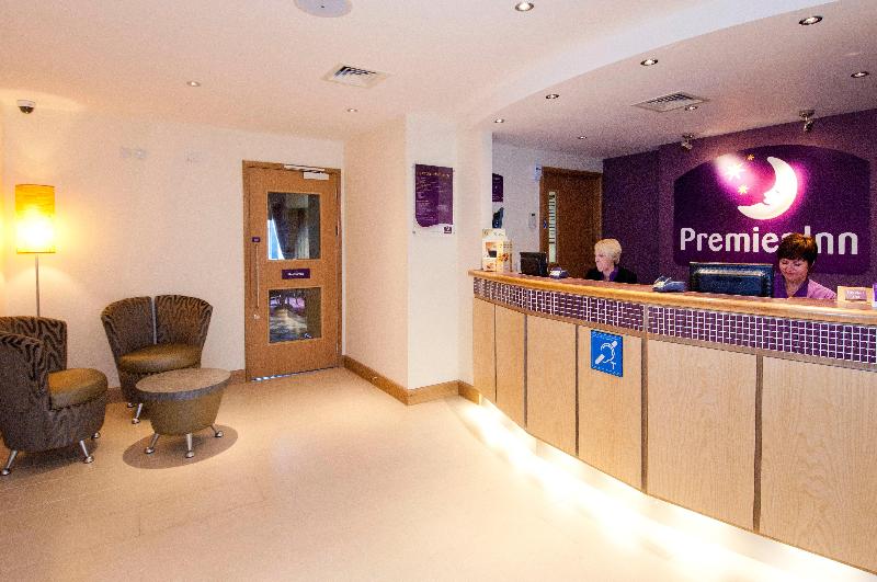 Premier Inn Newmarket - Lobi