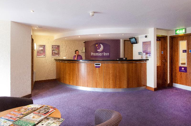 Premier Inn Silverstone - Lobi