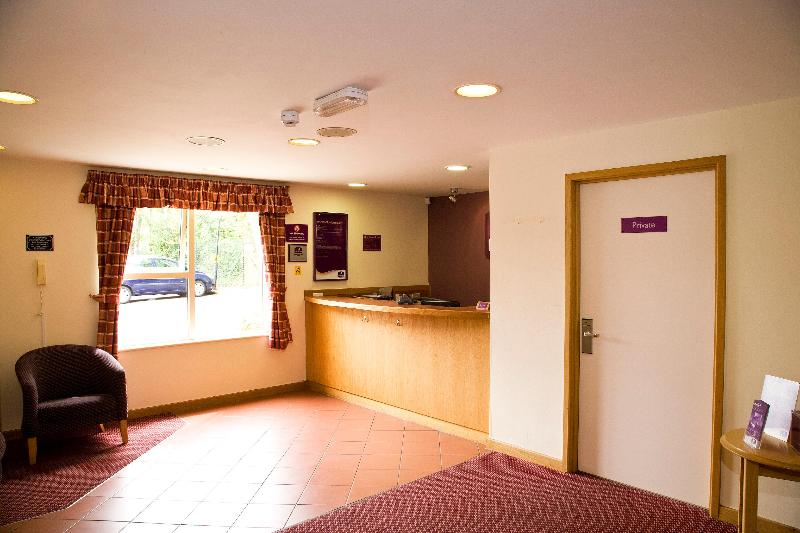 Premier Inn Watford North - Lobi