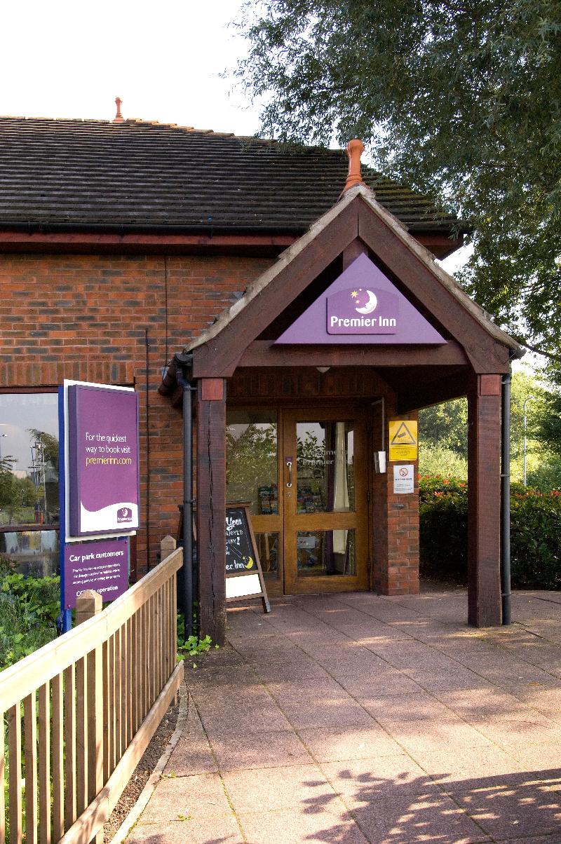 Premier Inn West Bromwich - Genel