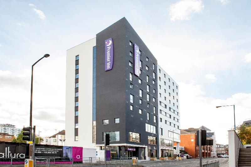 Premier Inn Woking Town Centre - Genel