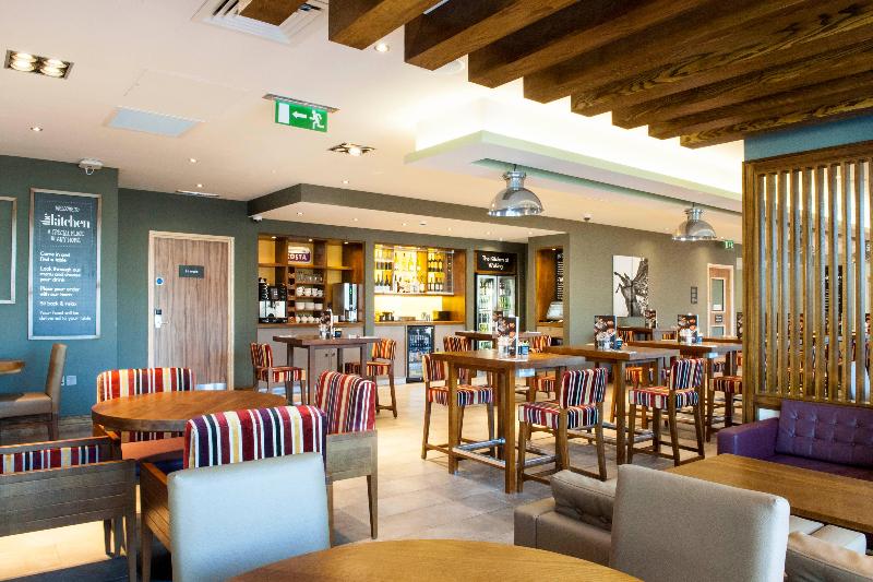 Premier Inn Woking Town Centre - Restoran