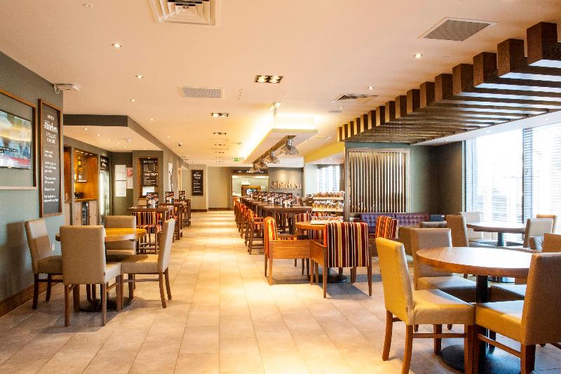 Premier Inn Woking Town Centre - Restoran