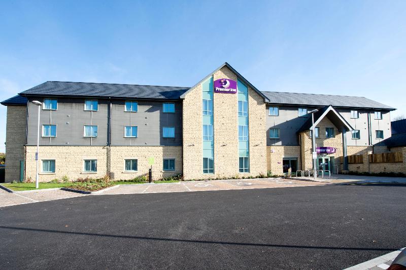Premier Inn Cirencester - Genel