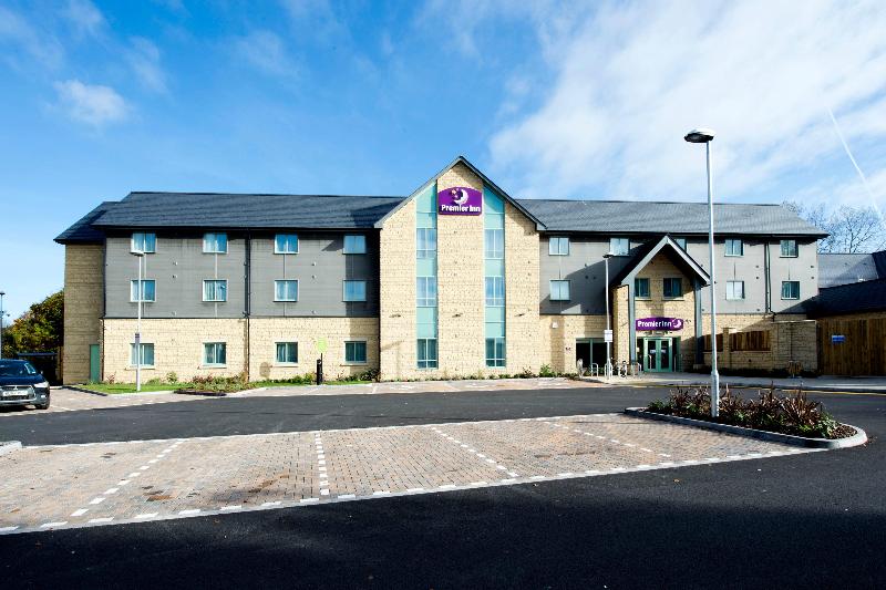 Premier Inn Cirencester - Genel