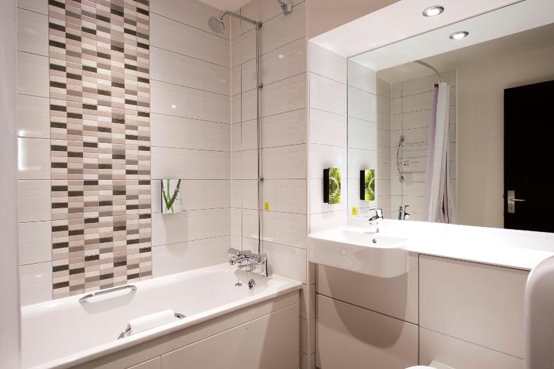 Premier Inn Cirencester - Oda