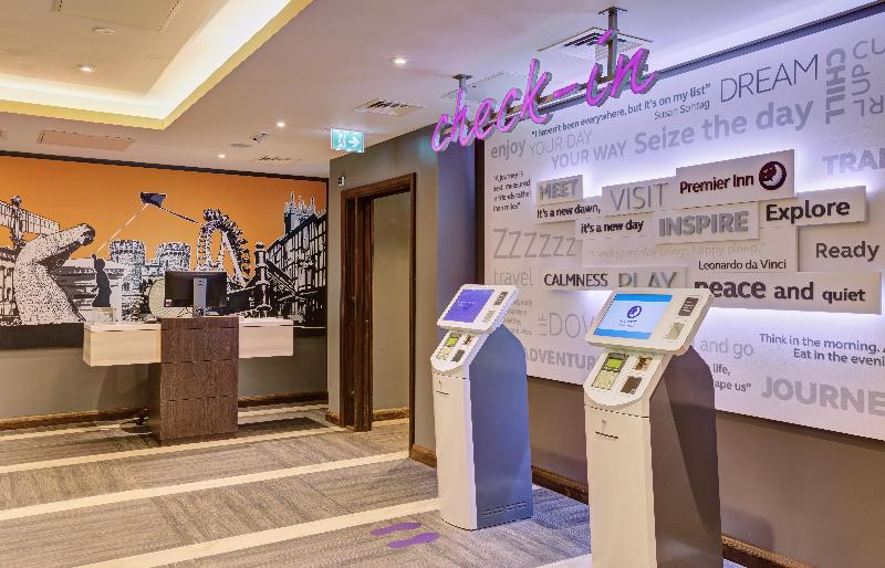 Premier Inn Horsham Town Centre - Lobi