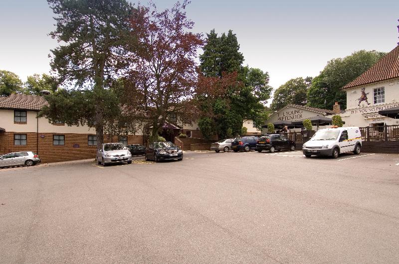 Premier Inn Kings Langley - Genel