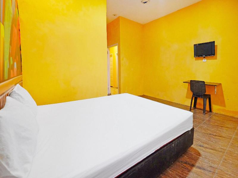 OYO 90977 Wisma Pelangi Palopo - Oda