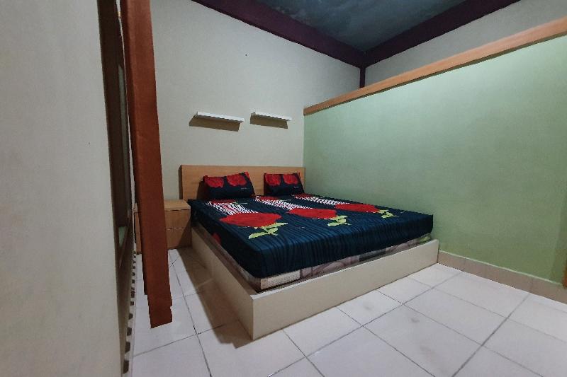 OYO 90976 Bagus Family Syariah - Oda