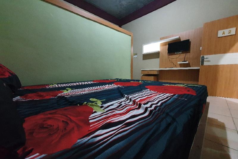 OYO 90976 Bagus Family Syariah - Oda